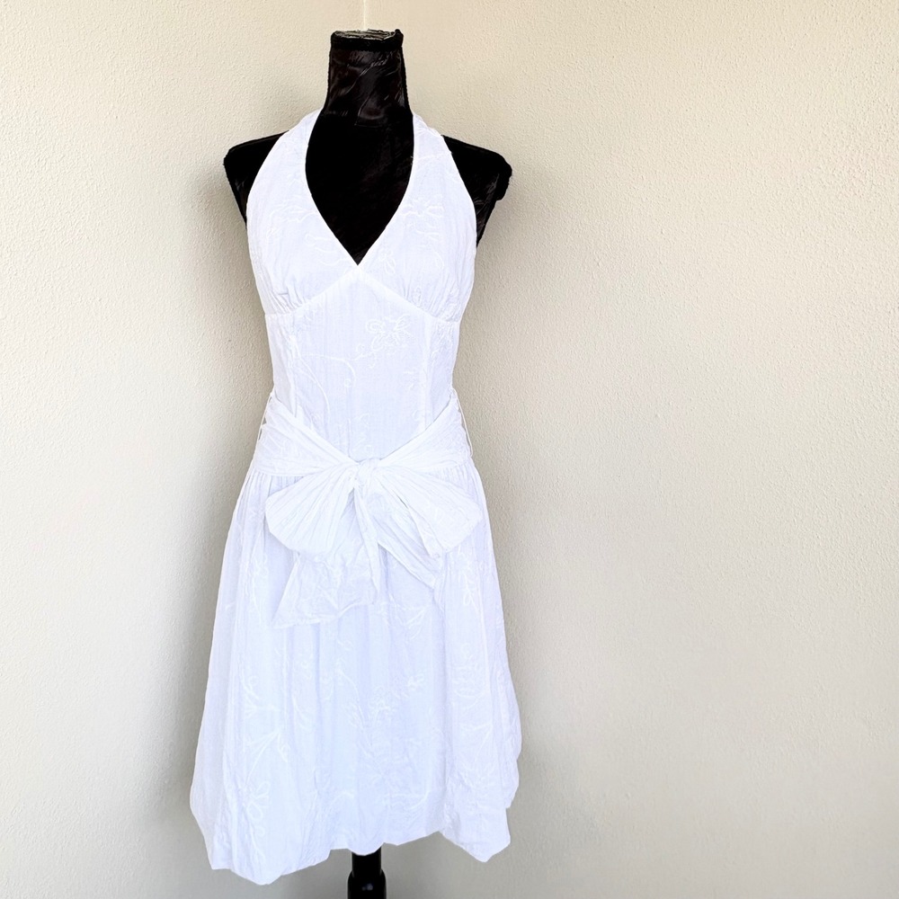 Bisou Bisou Floral Embroidered Halter Dress 8 White Coquette Bridal Minimalist